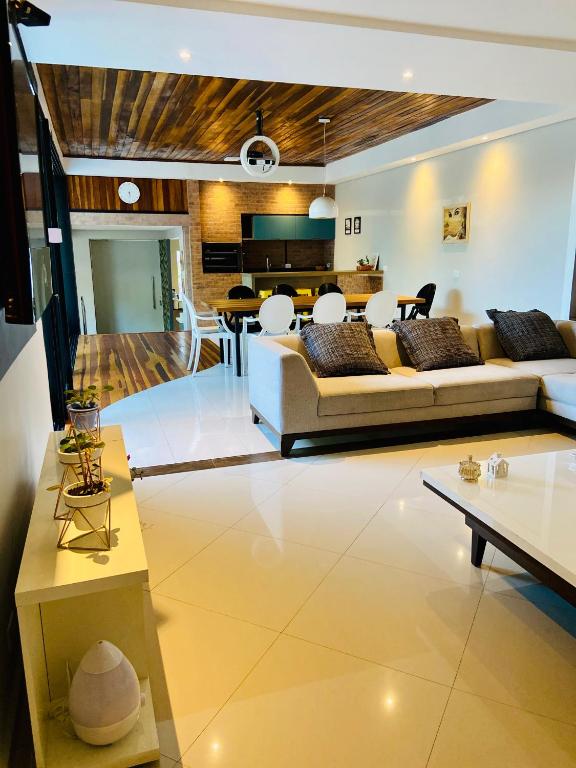  Bela casa com piscina aquecida e coberta e jacuzzi