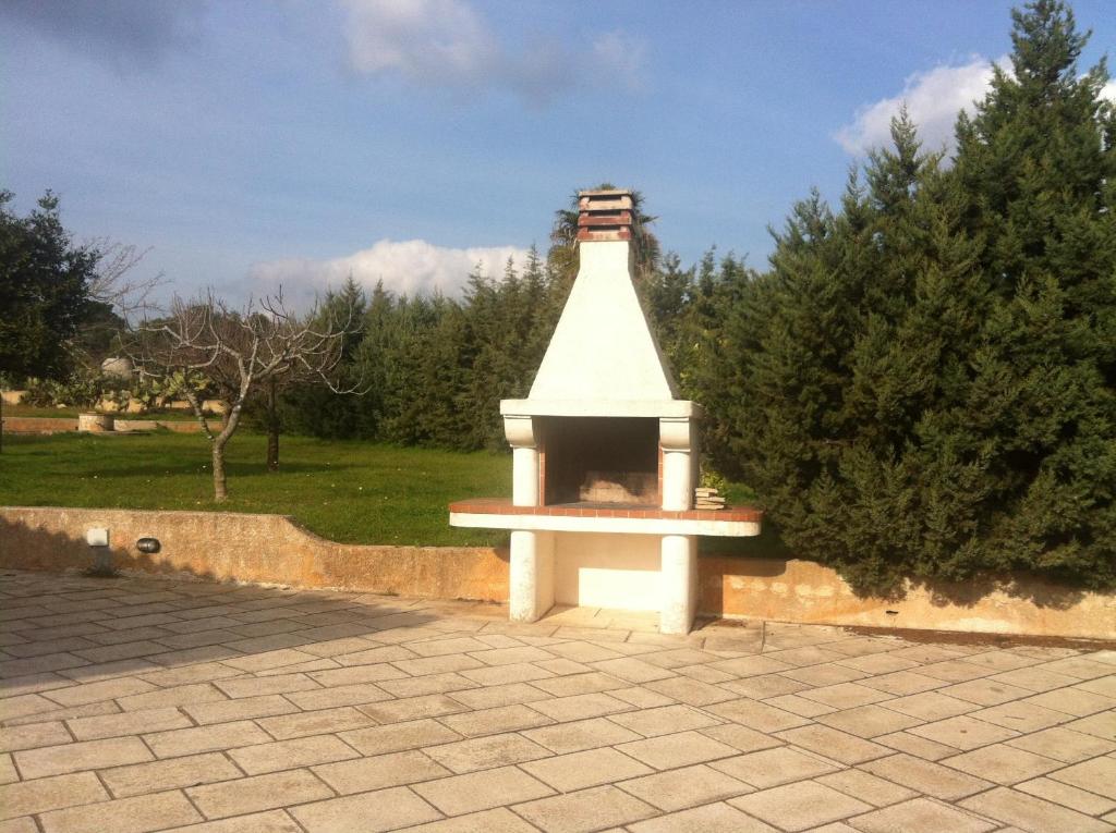 A garden outside Villa Trullo di Angela