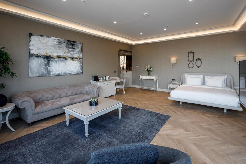 Lazzoni Hotel - Lifestyle Junior Suite With Spa Bath