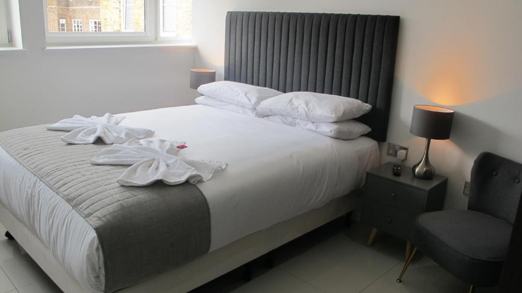 BLOOMSBURY APARTMENTS - 