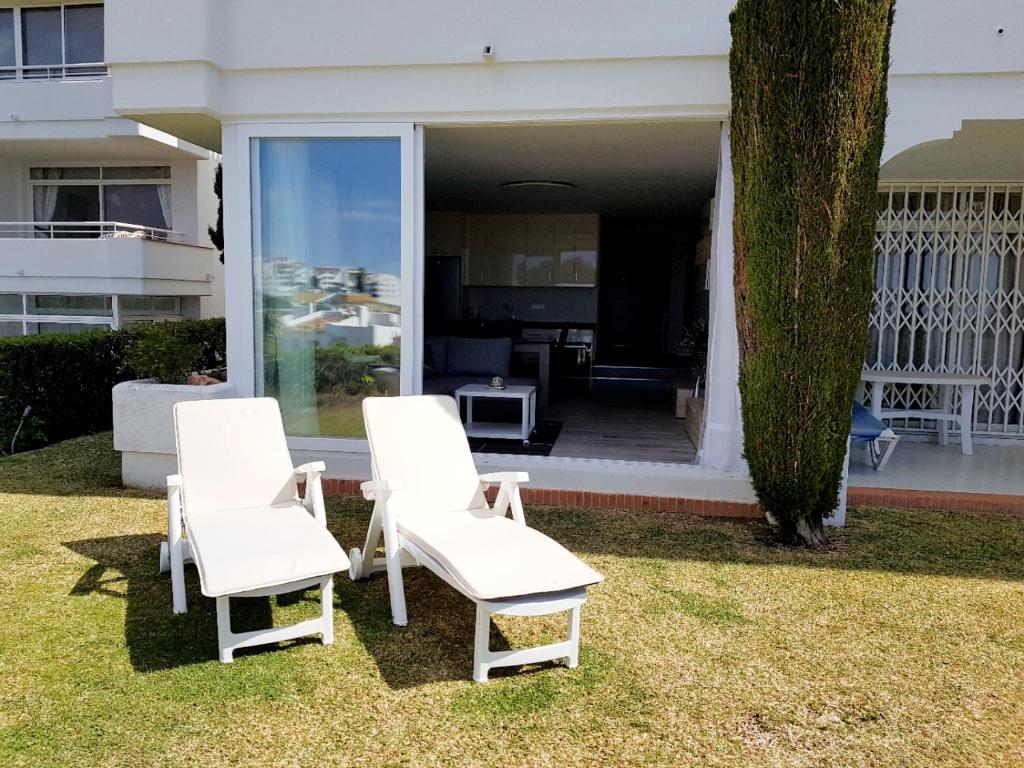 A seating area at Rancho A 112