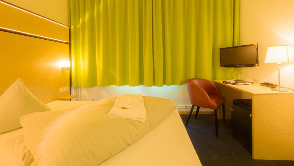 Hotel Am Tiefwarensee - 5