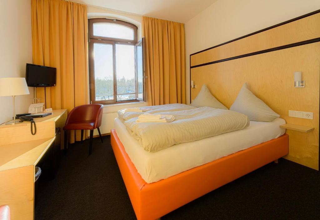 Hotel Am Tiefwarensee - 9