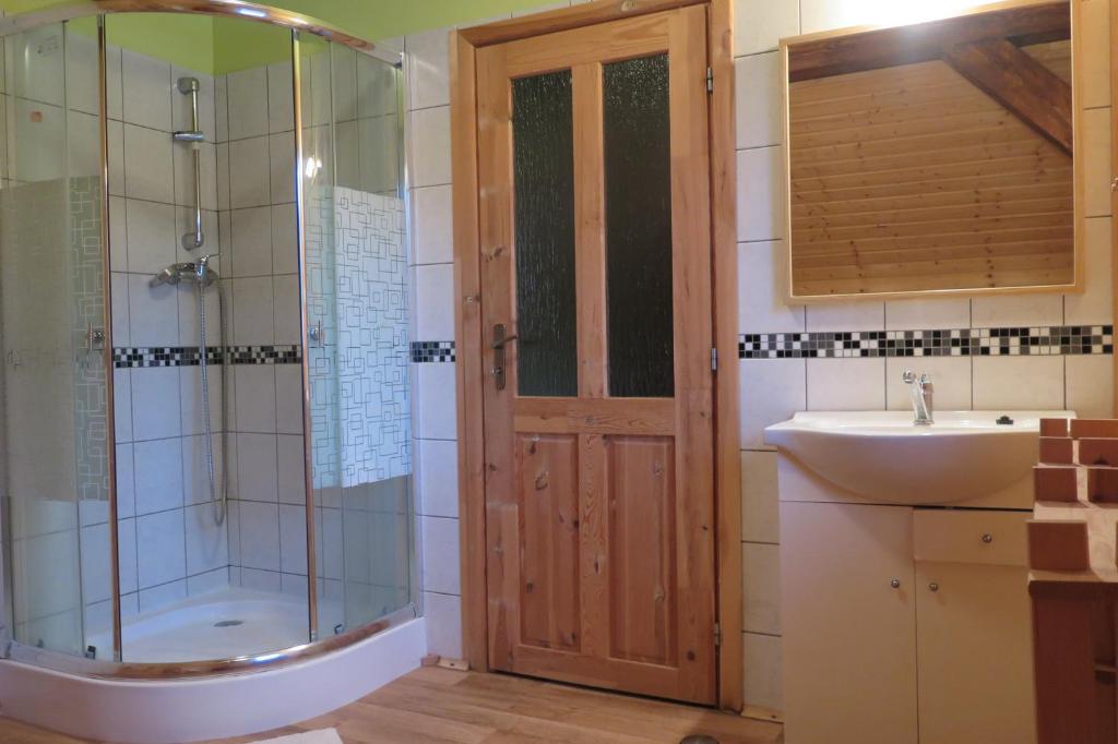 Koupelna v ubytování Apartments Skiareál U Vodárny Bedřichov