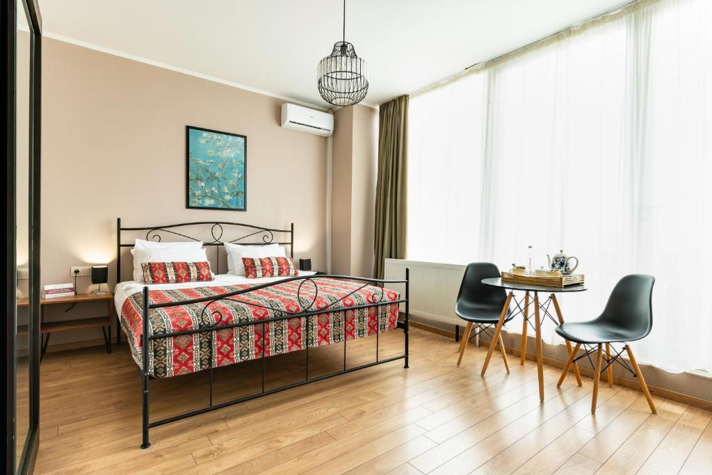 Hotel Flower - Double Room With City View