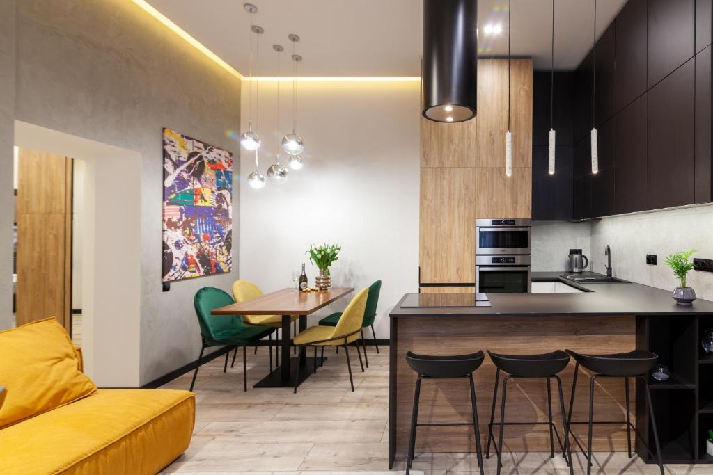 Royal VIP Apartment on Leontovicha 5 фото 4