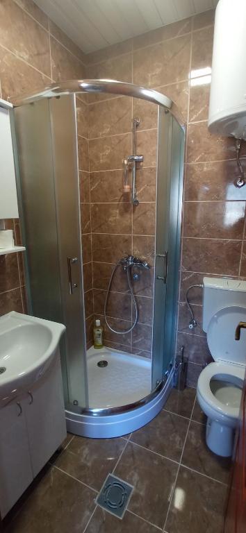 Koupelna v ubytování Apartmani Maksimović
