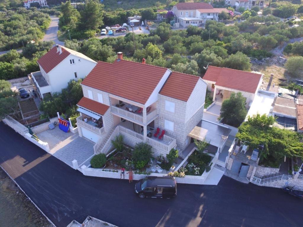 Budova, v ktorej sa apartmán nachádza