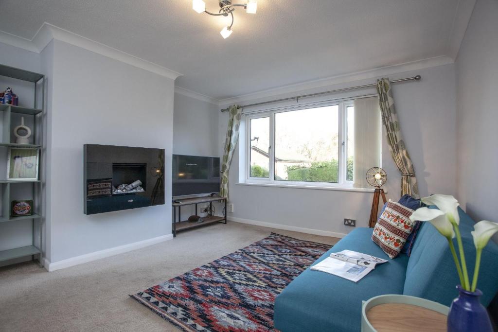 Cheap Bed and Breakfast B&B Airbnb in Exeter, UK