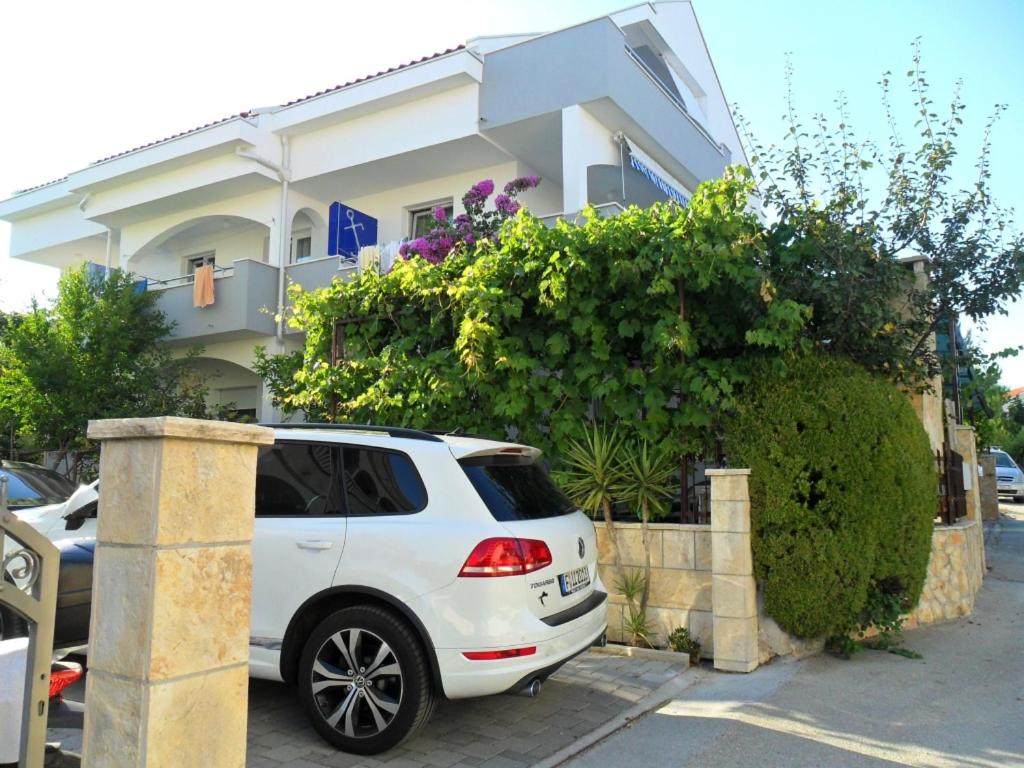 Fotografia z galérie ubytovania Apartment in Okrug Gornji with Seaview, Terrace, Air condition, WIFI (4790-5) v Trogiri
