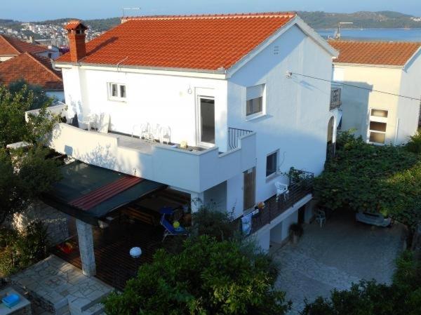 Budova, v ktorej sa apartmán nachádza
