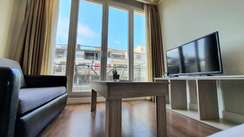 Penthouse Apartments, The Luxury Suites - Studio With Balcony