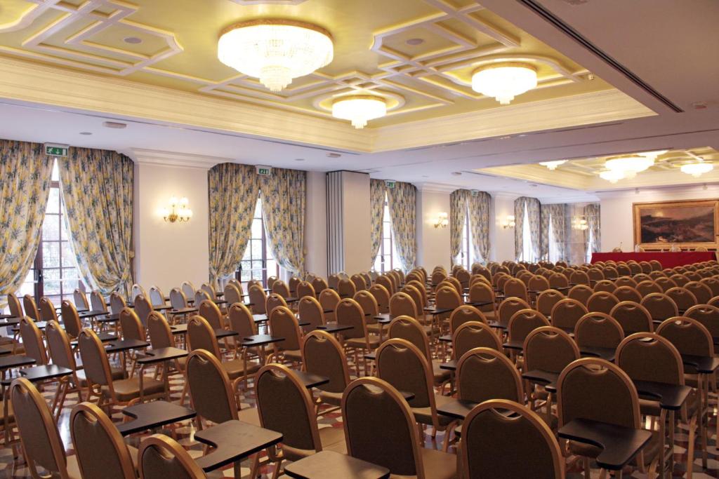 Posezení v ubytování Hotel Albani Firenze