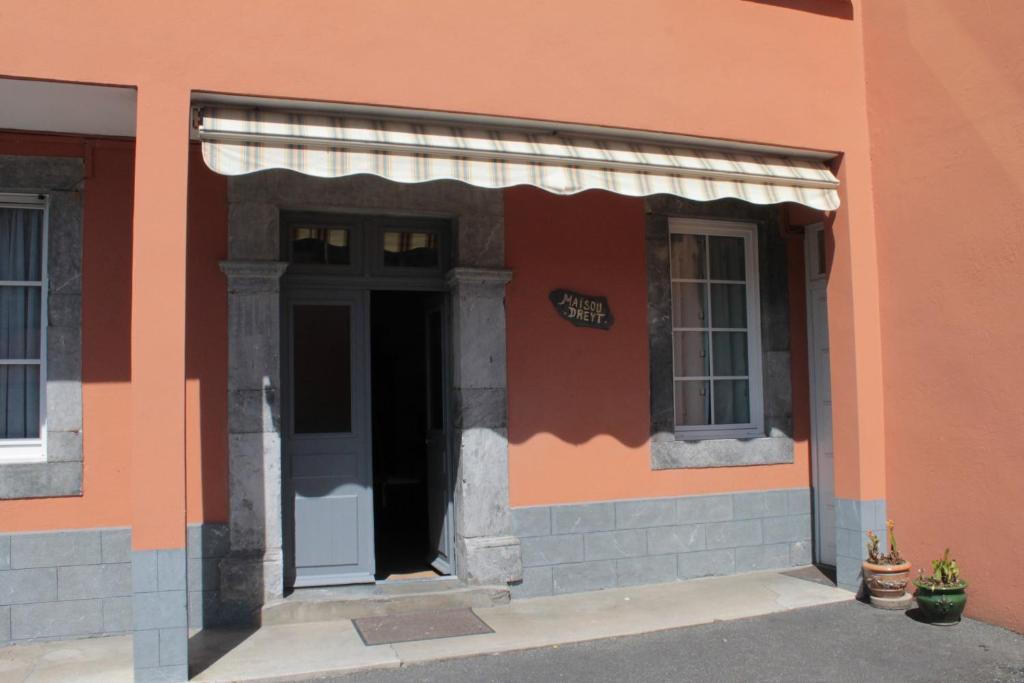 Exteriér nebo vchod ubytování Hôtel Ladagnous