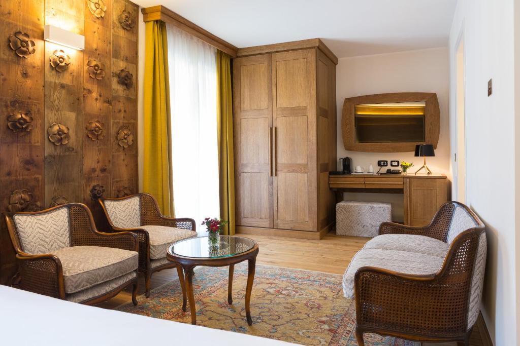 Kuchyň nebo kuchyňský kout v ubytování Duca D'Aosta Hotel
