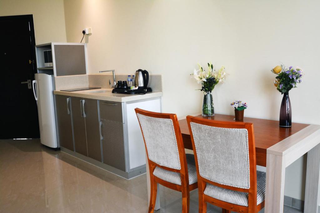 Roof Hotel Apartments - Suite