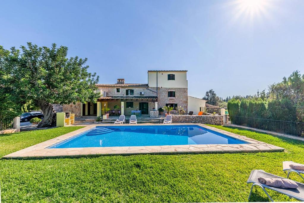 The swimming pool at or close to Villa Mala Garbo by Sealand Villas