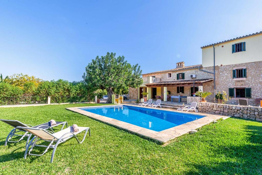 The swimming pool at or close to Villa Mala Garbo by Sealand Villas