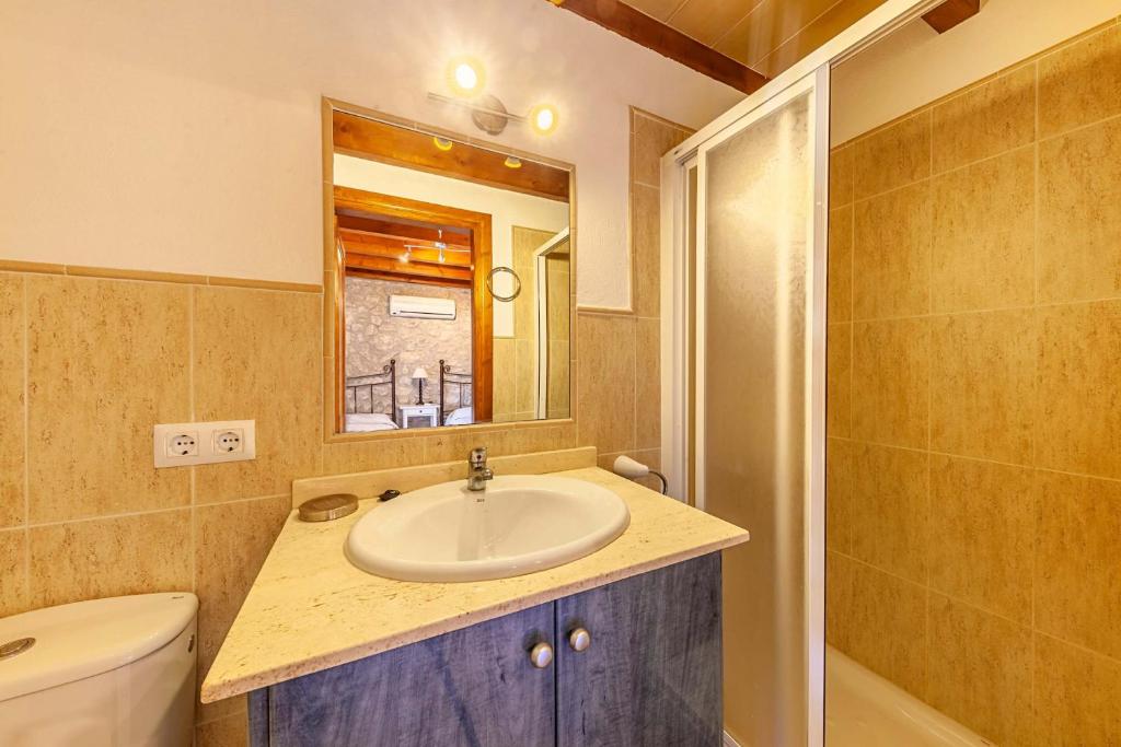 A bathroom at Villa Mala Garbo by Sealand Villas