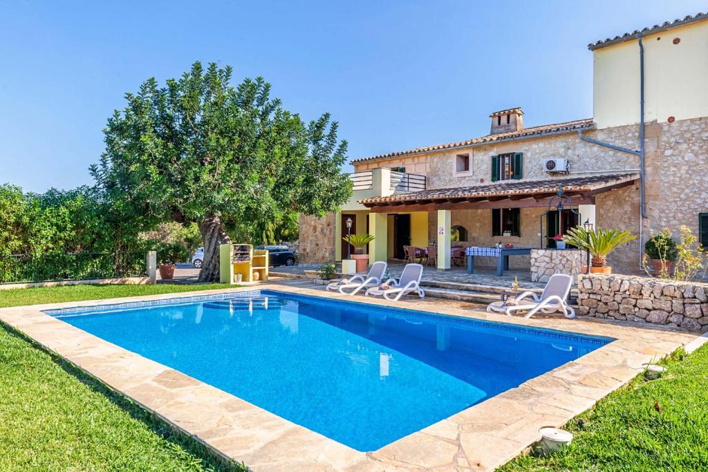 The swimming pool at or close to Villa Mala Garbo by Sealand Villas