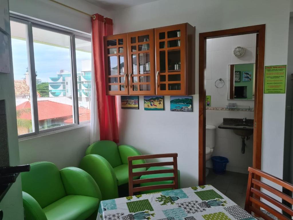  BOMBINHAS APTO DE 01 DORMITÓRIO A 60m PRAIA AR WIFI COM VISTA