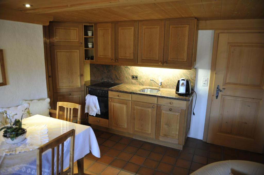 Kuchyň nebo kuchyňský kout v ubytování Chalet Nyati