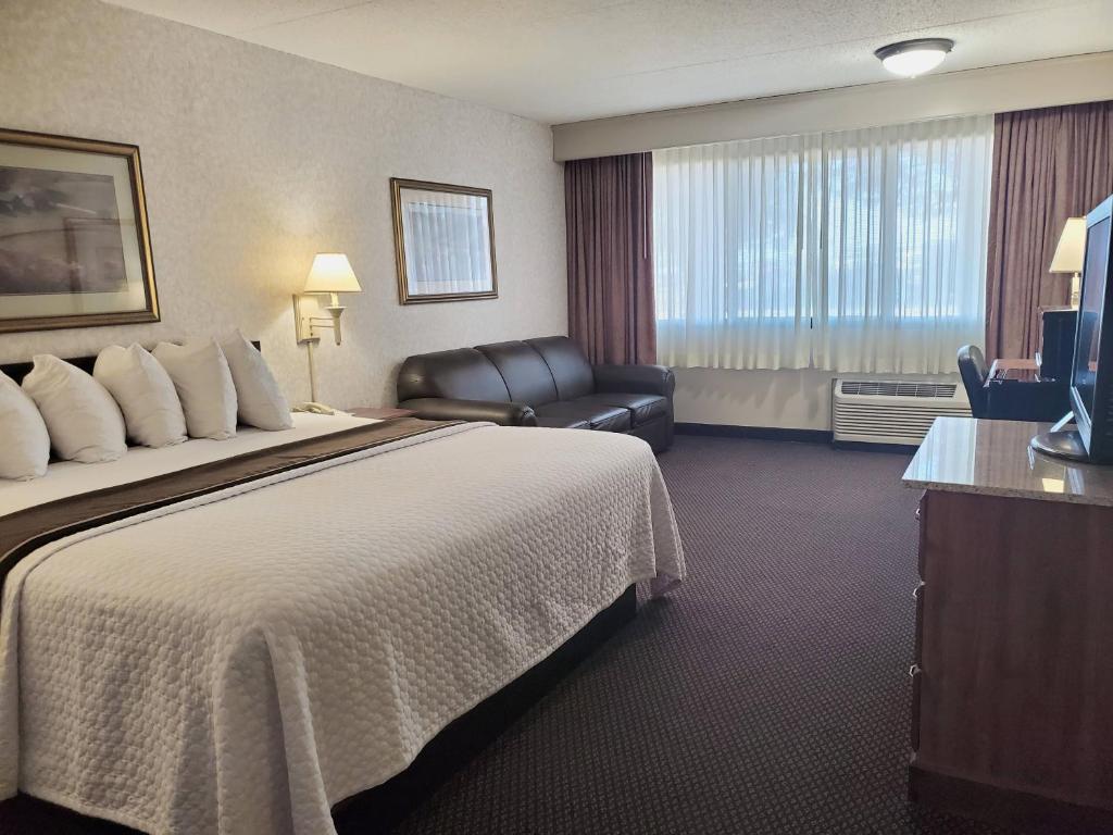 Ramkota Hotel Watertown - King Room Met Bankbed - Toegang Tot Handicaps