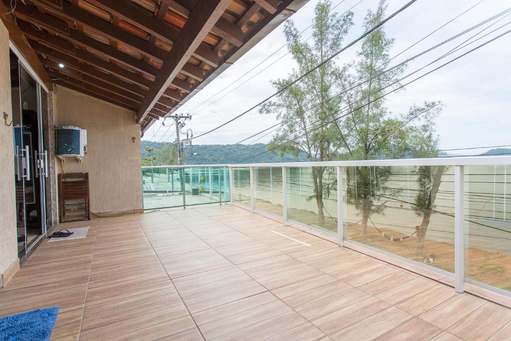  Casa beira mar com churrasqueira e WiFi em Angra