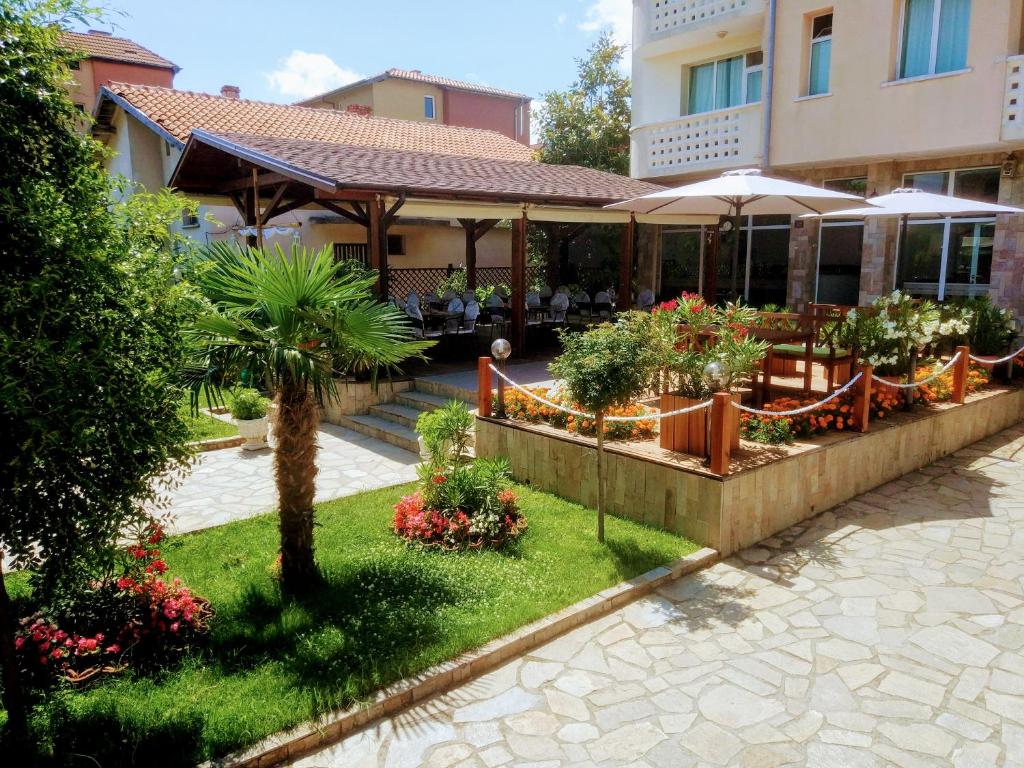 Zahrada ubytování Saint George Family Hotel