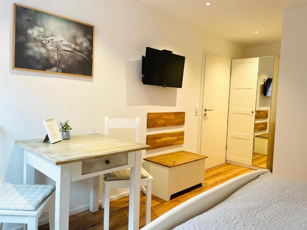 Landgasthof Kaiser - Double Room With Private Bathroom