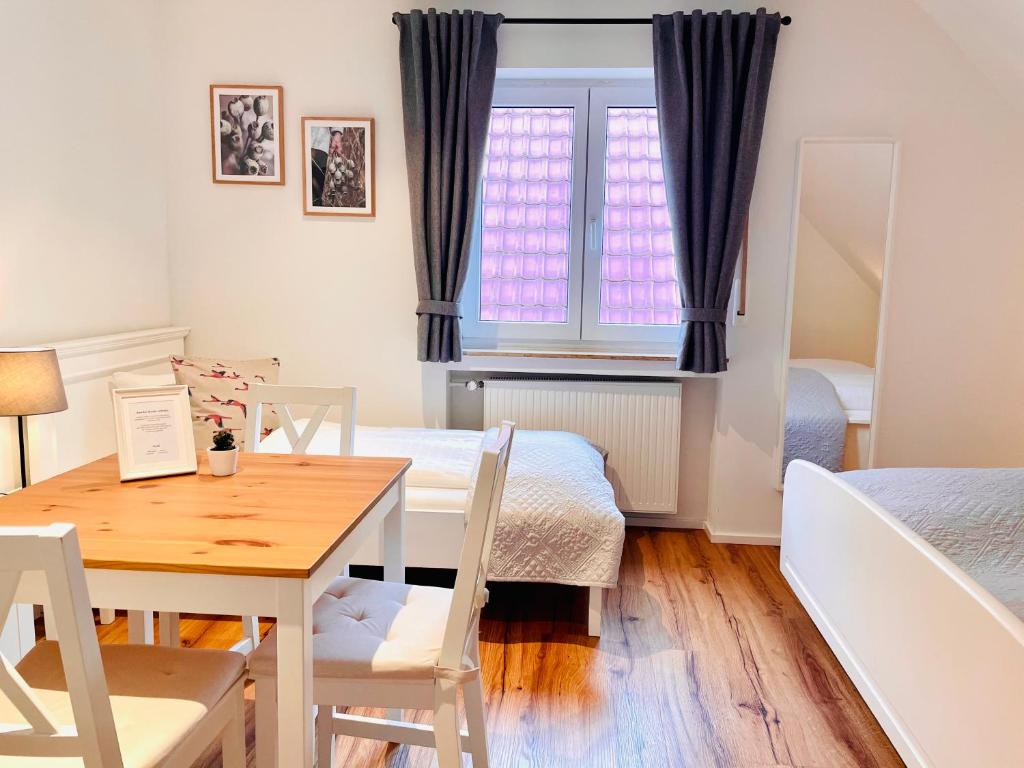 Landgasthof Kaiser - Triple Room With Private Bathroom