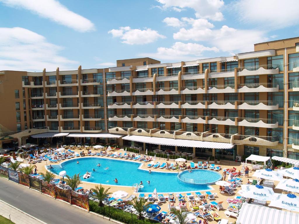 A view of the pool at Grenada Hotel or nearby