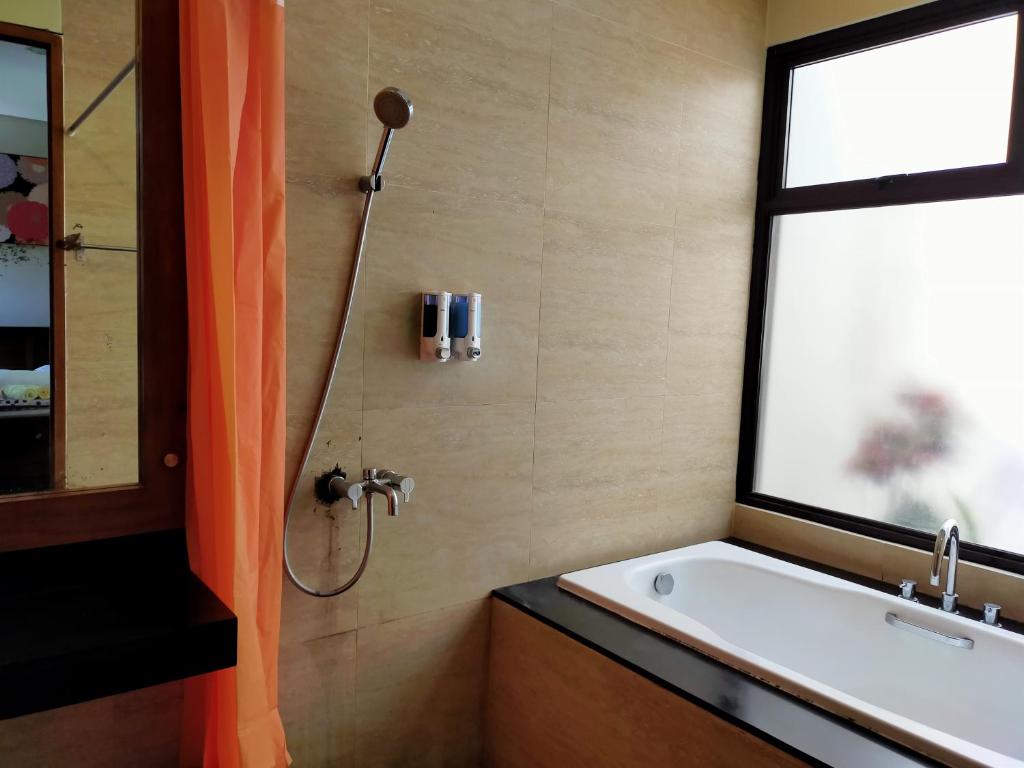 Koupelna v ubytování Vimala Hill villa and resort - 3 bedrooms
