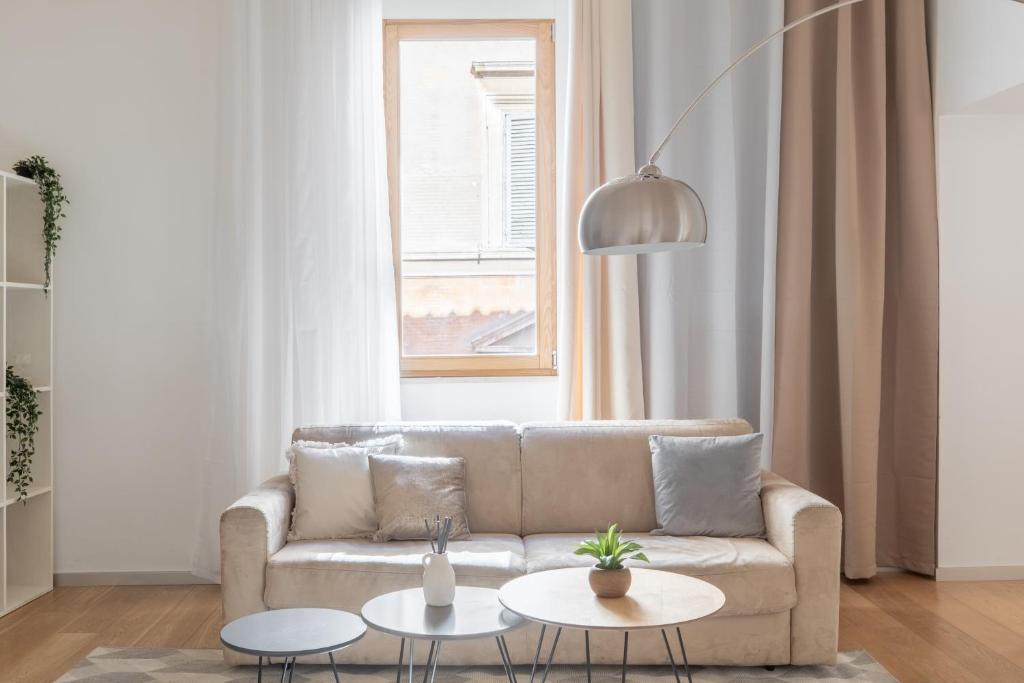 Część wypoczynkowa w obiekcie iFlat Navona White and Stylish Apartment