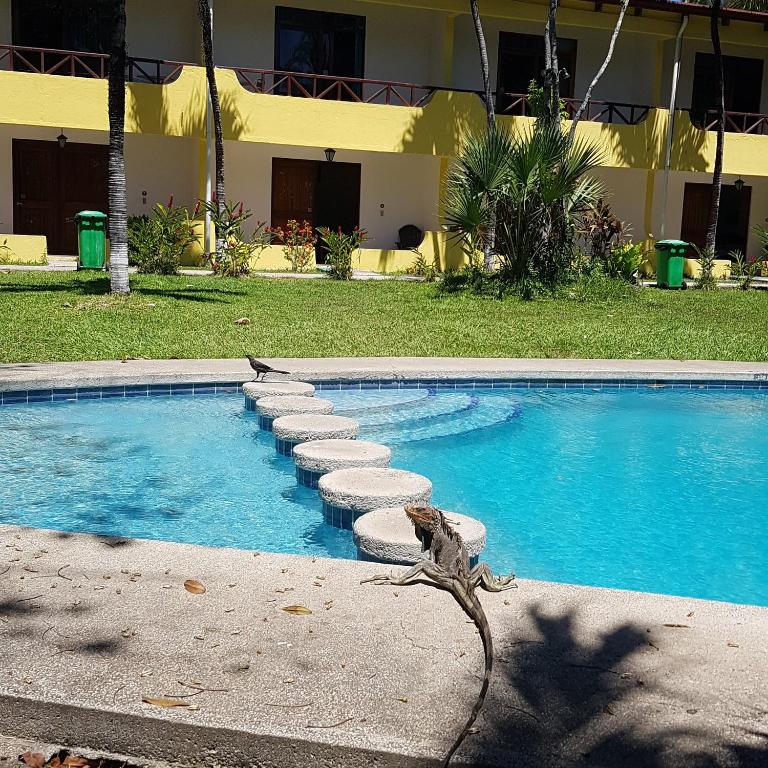 Bazén v ubytování Samara Beach Hotel nebo v jeho okolí