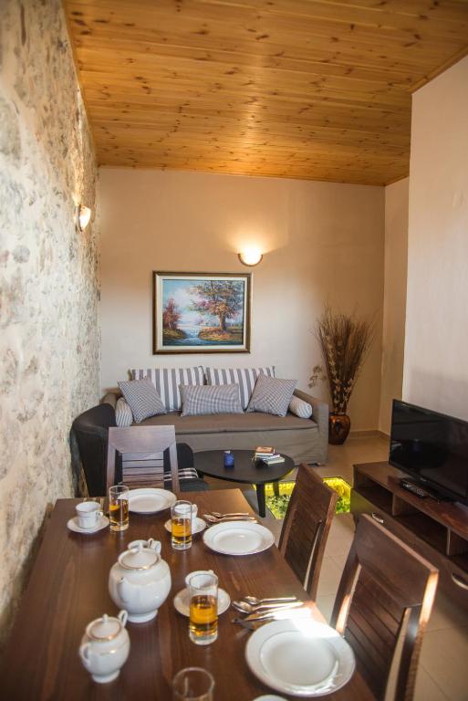 Porto Enetiko Suites - 4