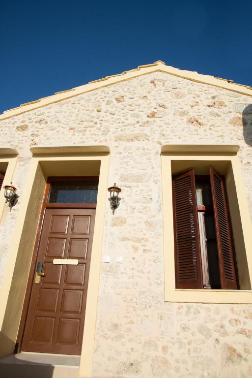 Porto Enetiko Suites - 9