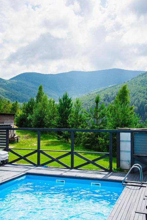Nespecifikovaný výhled na hory nebo výhled na hory při pohledu z aparthotelu