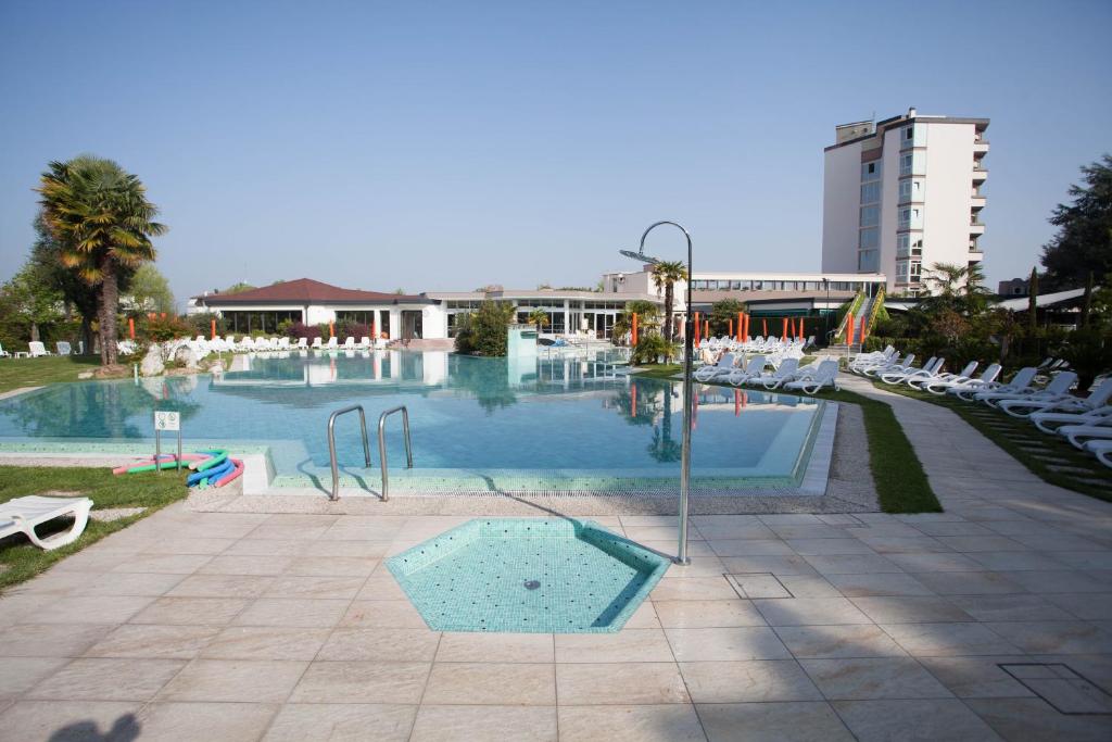 Bazén v ubytování Hotel Garden Terme nebo v jeho okolí