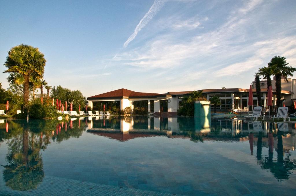 Bazén v ubytování Hotel Garden Terme nebo v jeho okolí