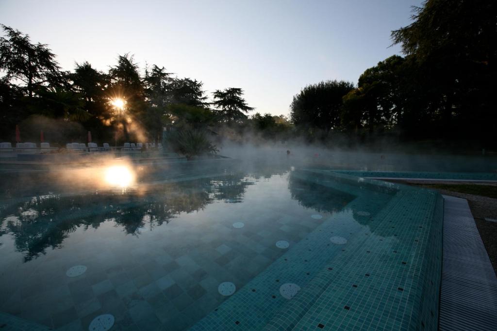 Bazén v ubytování Hotel Garden Terme nebo v jeho okolí