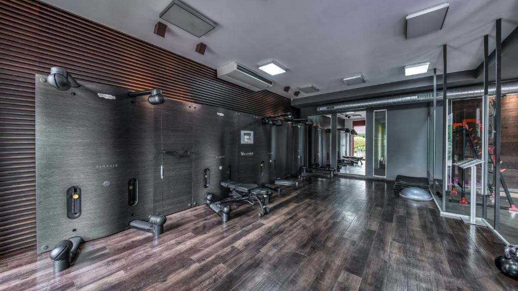 Fitness centrum a/nebo fitness zařízení v ubytování Volcano Spa Hotel
