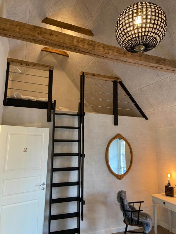 Lindegaardens Bed and Breakfast - Deluxe Viervoudige Kamer Met Gedeelde Badkamer