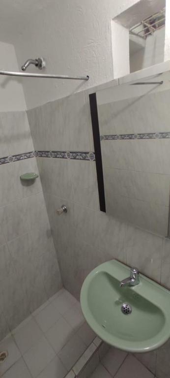 Koupelna v ubytování Casa con piscina privada Girardot