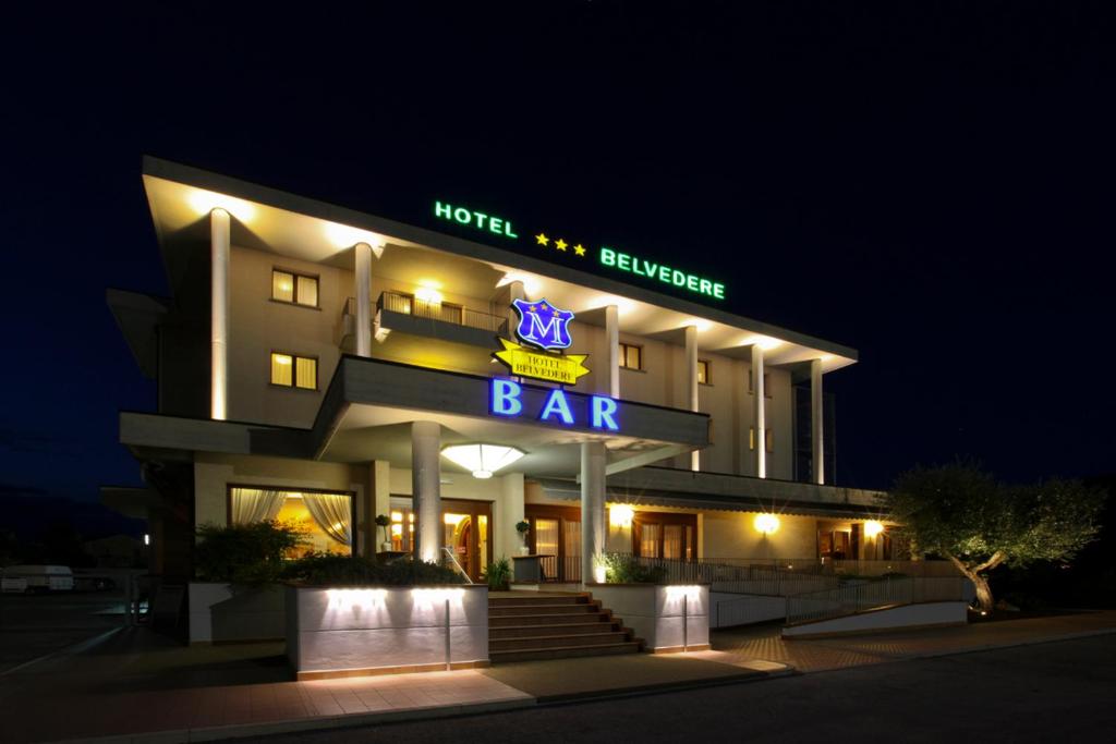 Budova, v ktorej sa hotel nachádza