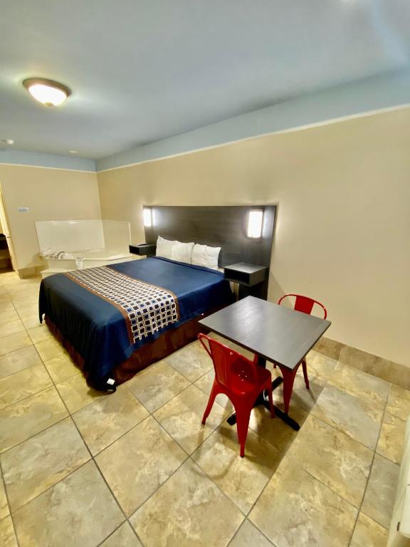 Texas Inn & Suites McAllen at La Plaza Mall and Airport - Honeymoon Suite