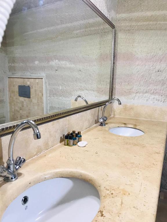 Seven Rock Cave Hotel - 8