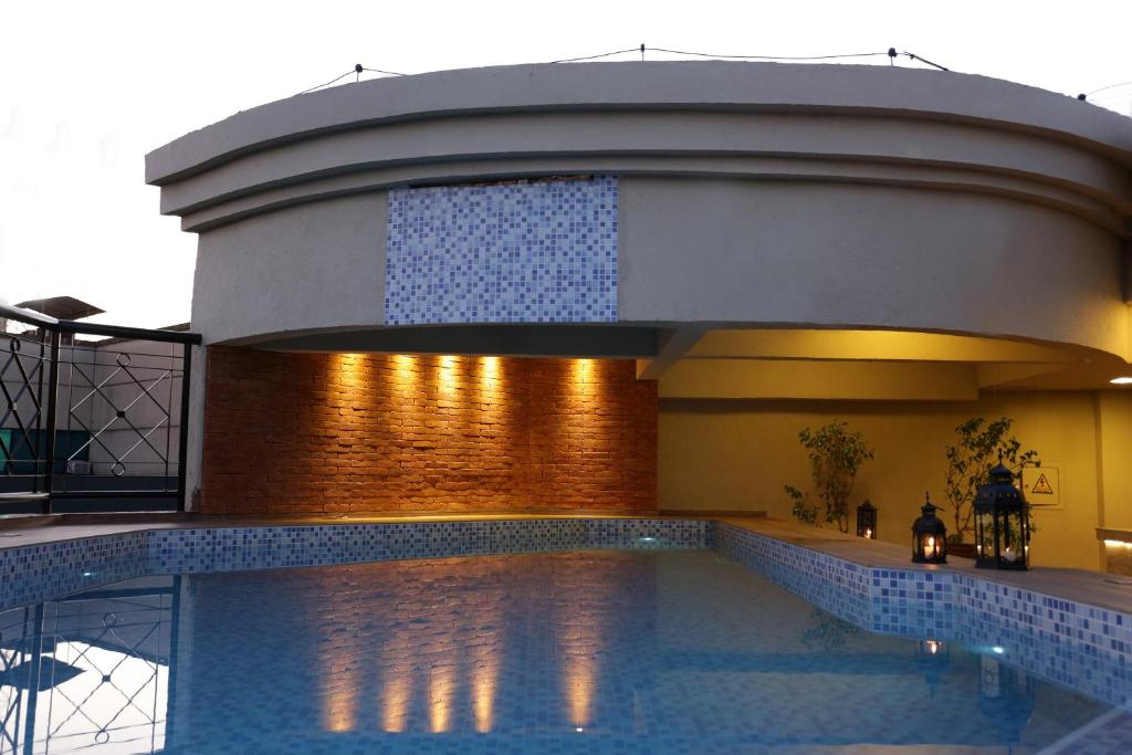  Oasis Plaza Hotel