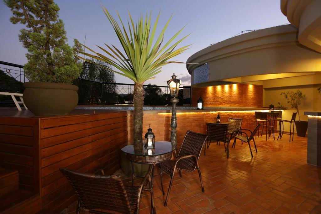  Oasis Plaza Hotel