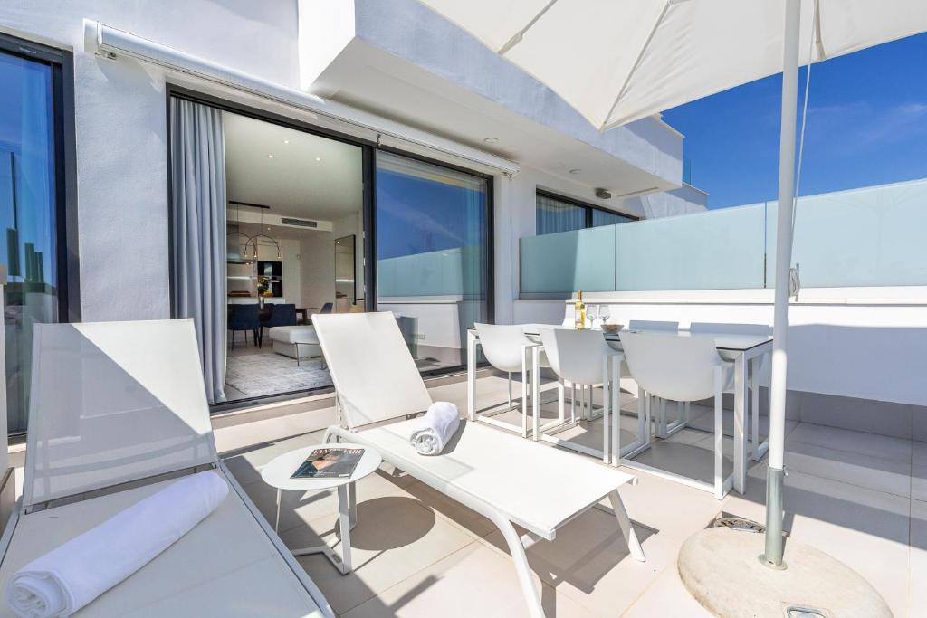 Luxury High End - Santa Barbara Heights II CLC - Privat ...